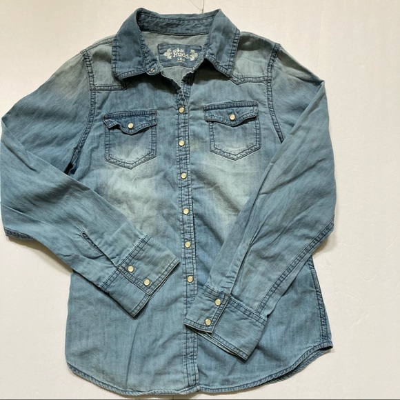MUDD | Girls Snap Buttons Distressed Jean Shirt - Picture 6 of 6